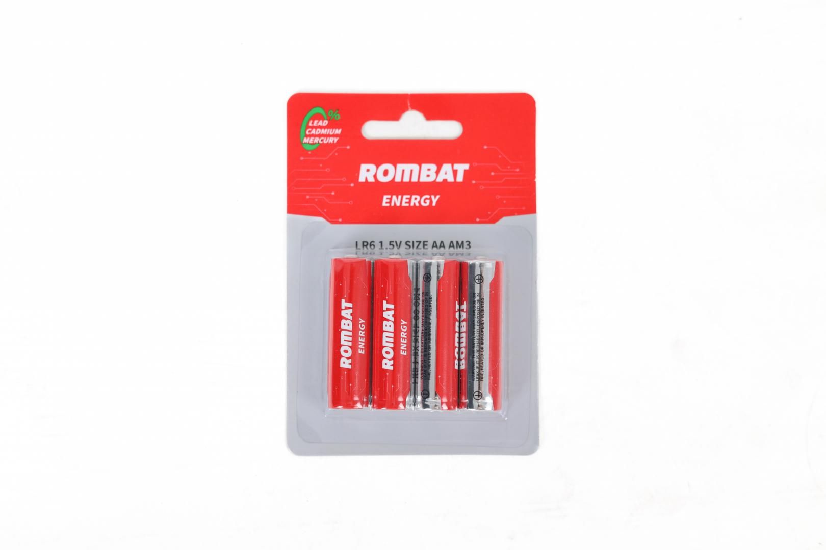 Bateriile alcaline Rombat se comercializează la cutie colectiva de 12 blistere a câte 4 bucăți. ➢ Tensiune nominală: 1,5V ➢ Temperatură de operare: -30~50ºC ➢ Capacitate nominală: 2220 mAh (43Ω 4h/zi 0,9 V) ➢ Durata de viaţă la raft (depozitare fără utilizare) : 5 ani ➢ Data expirării este înscrisă