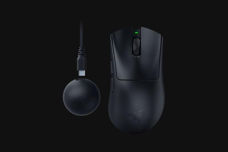 Mouse gaming Razer DeathAdder V4 Pro, rezolutie maxima 45000 DPI, senzor Focus Pro 45K Optical Sensor Gen-2, switch Optical Mouse Switches Gen-4, autonomie pana la 1500 ore, negru